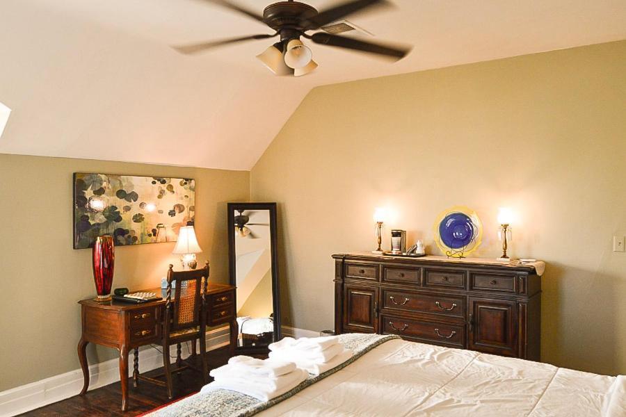 300 Clifton Bed & Breakfast Minneapolis Phòng bức ảnh